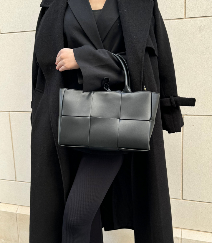 Women's handbag vegan leather – braided & elegant