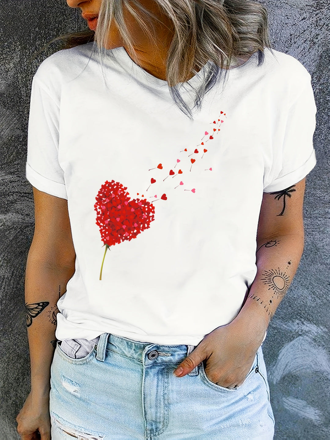 Women's cotton T-shirt with heart print – loose fit