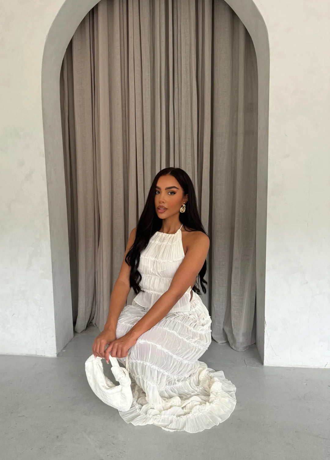 Summer 2-Piece Set – Halter Crop Top & Ruffle Maxi Skirt