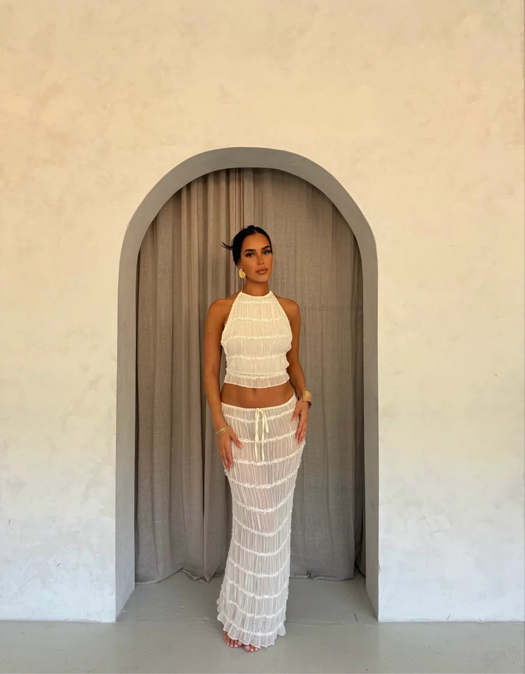 Summer 2-Piece Set – Halter Crop Top & Ruffle Maxi Skirt