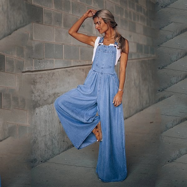 Women's denim overalls with wide legs and adjustable straps