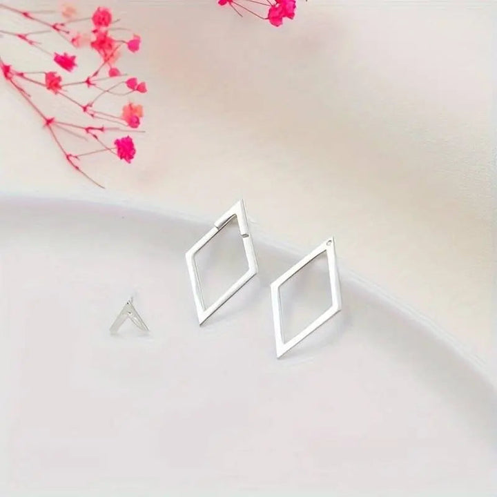 Women's Earrings – Geometric Design made of Alloy – Minimalist & Lightweight