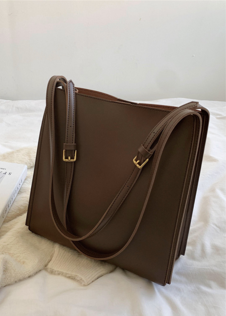 Half Moon Women's Shoulder Bag – Vegan Leather & Spacious