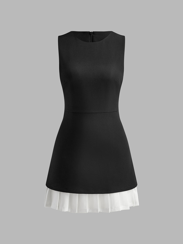 Two-tone sleeveless pleated dress – short & elegant