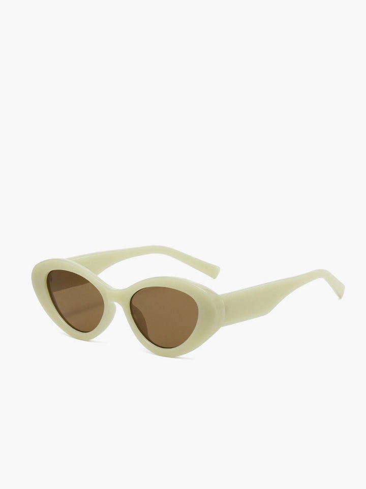 Cream-colored Cat-Eye Sunglasses – UV400 Protection, Retro Chic