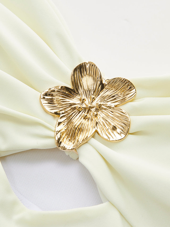 Elegant halterneck swimsuit with bow