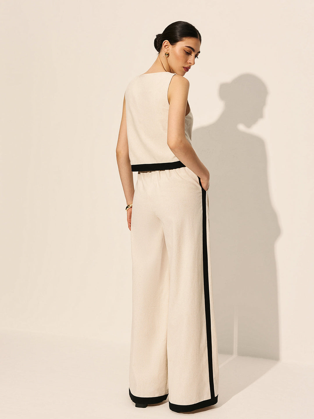 Linen-cotton pants with contrast seam and zipper
