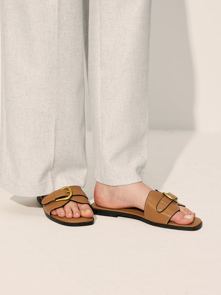 Women's foot-supporting sandals with buckles