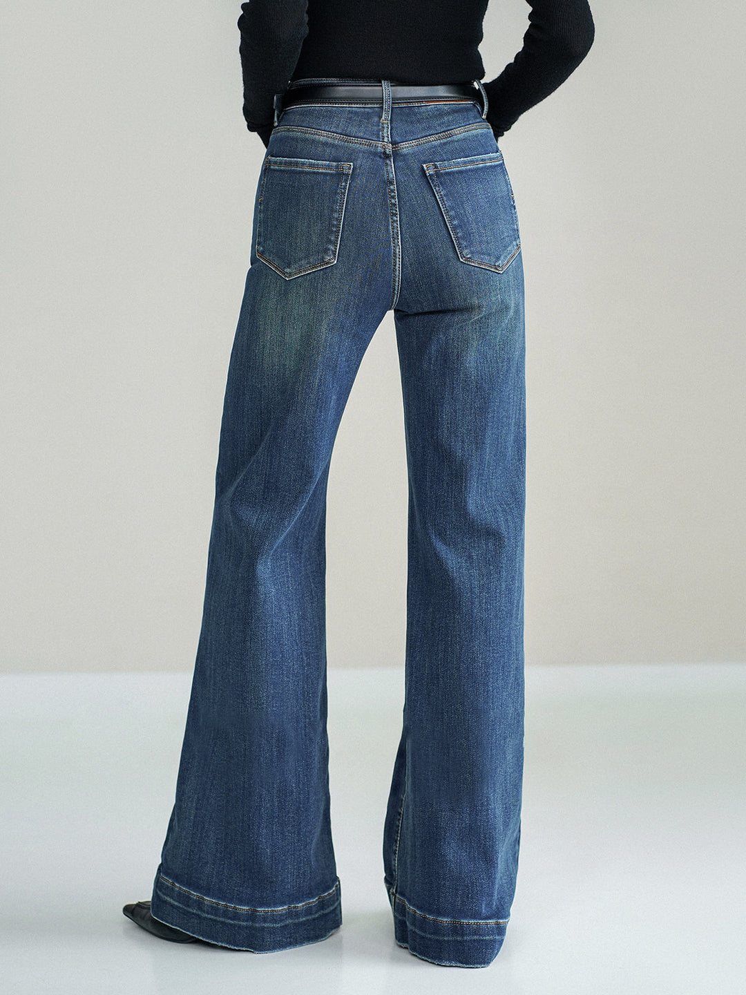 Women's Jeans Mid-Waist Bootcut Denim with Light Stretch