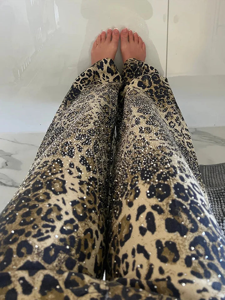 Women's jeans made of stretch denim with leopard print – Comfortable fit