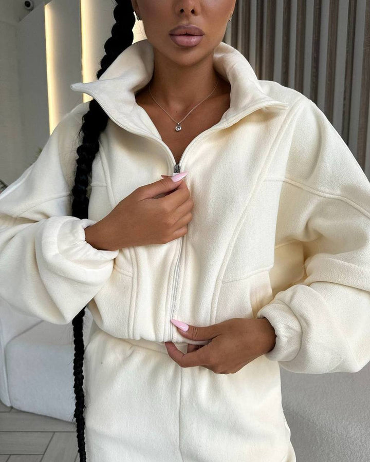 Ensemble lounge pour femmes avec fermeture éclair stylée – poches pratiques et manches larges