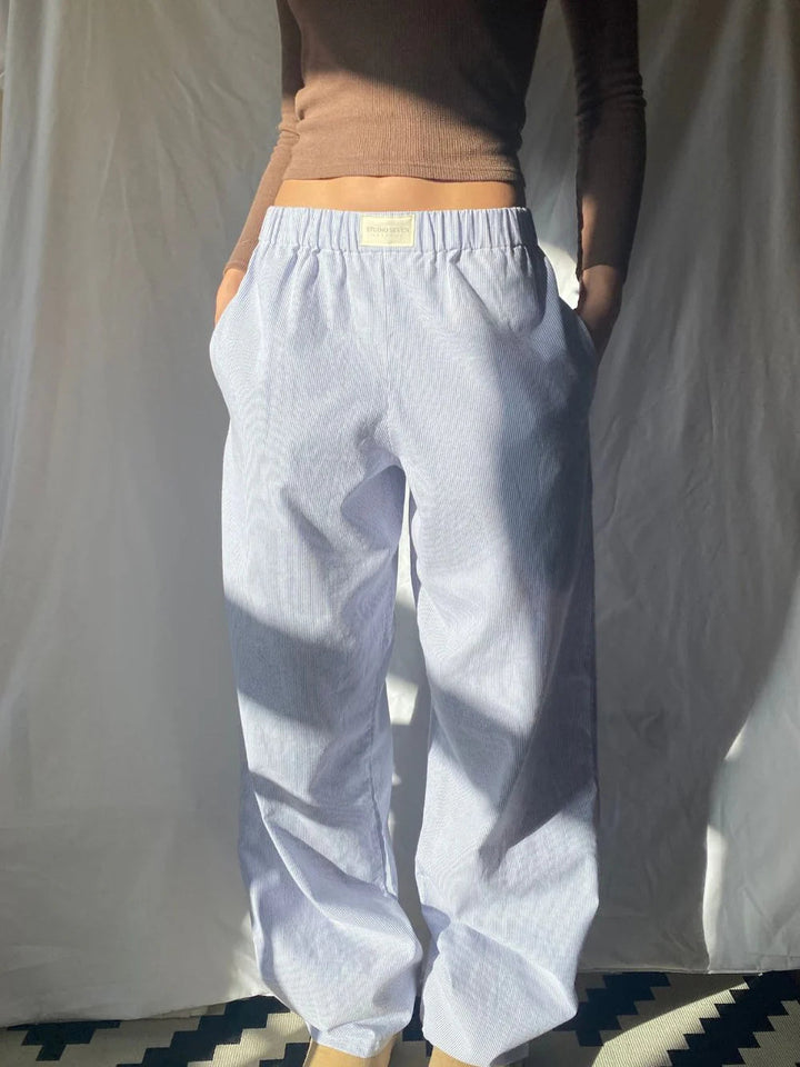 Women's lounge pants made of breathable rayon-linen blend in modern relaxed style