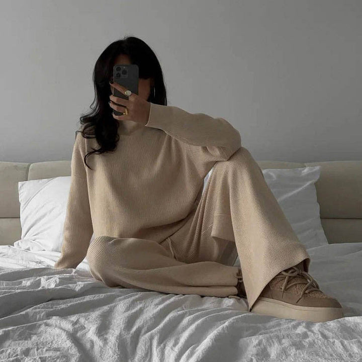 Women's loungewear set knit with high collar