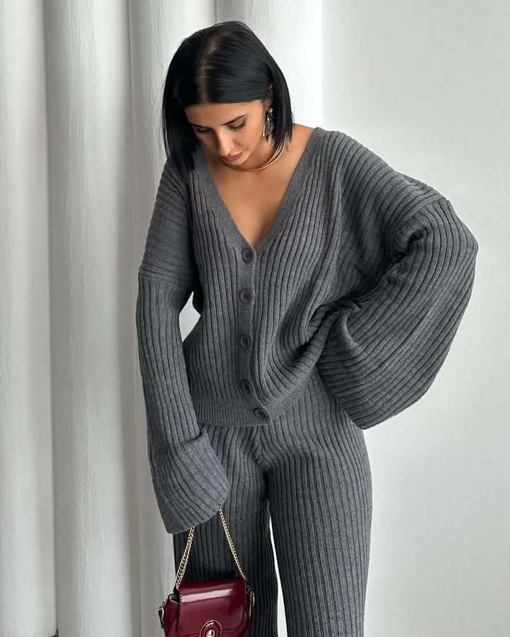 Women's loungewear set knit with wide sleeves