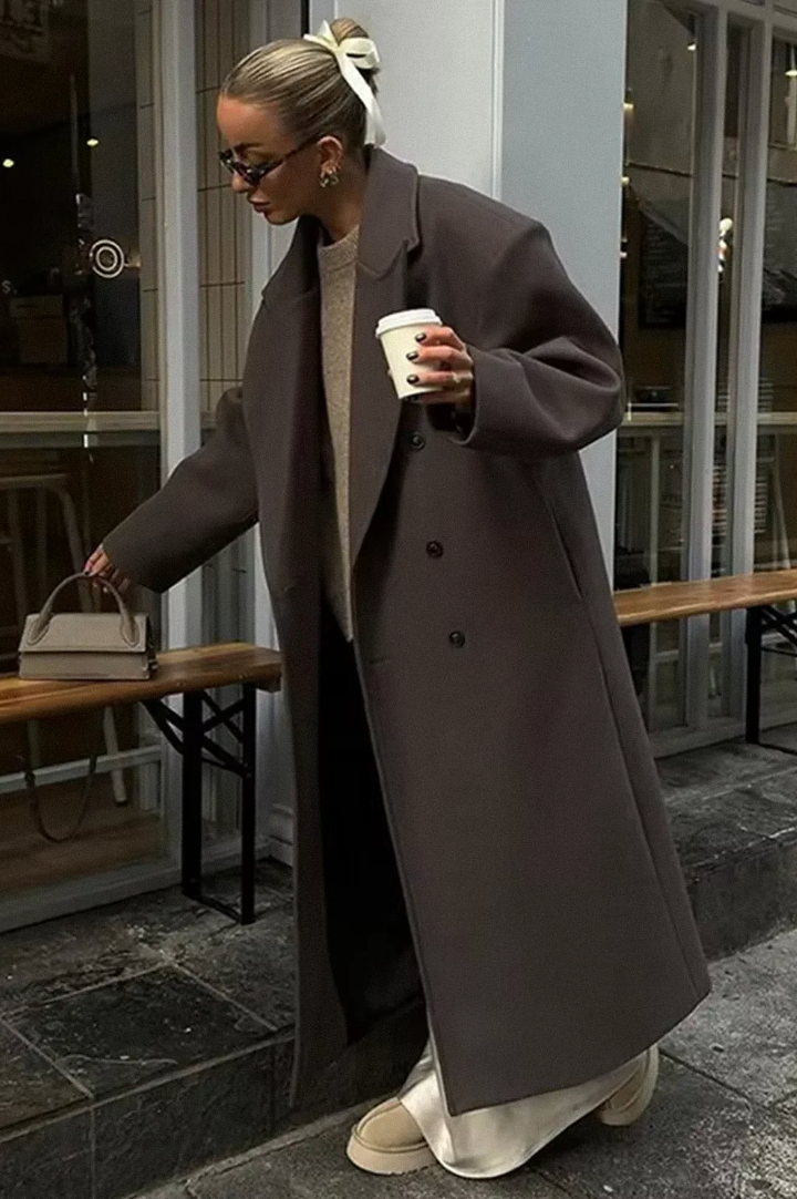 Women's oversized coat with lapel collar and high slit