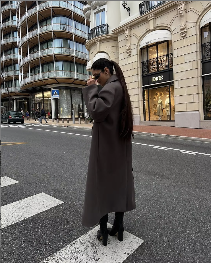 Women's oversized coat with lapel collar and high slit