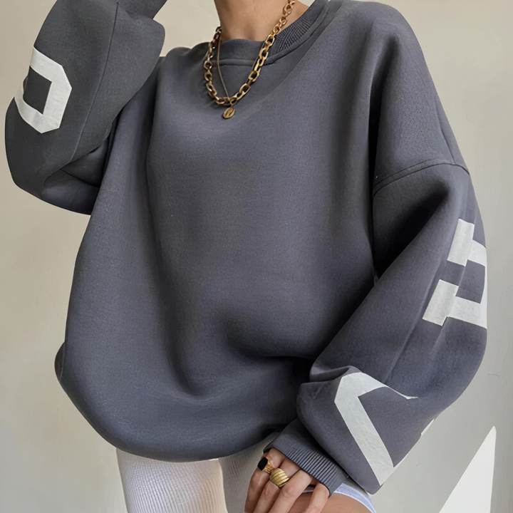 Women's sweater with letter print and long sleeves