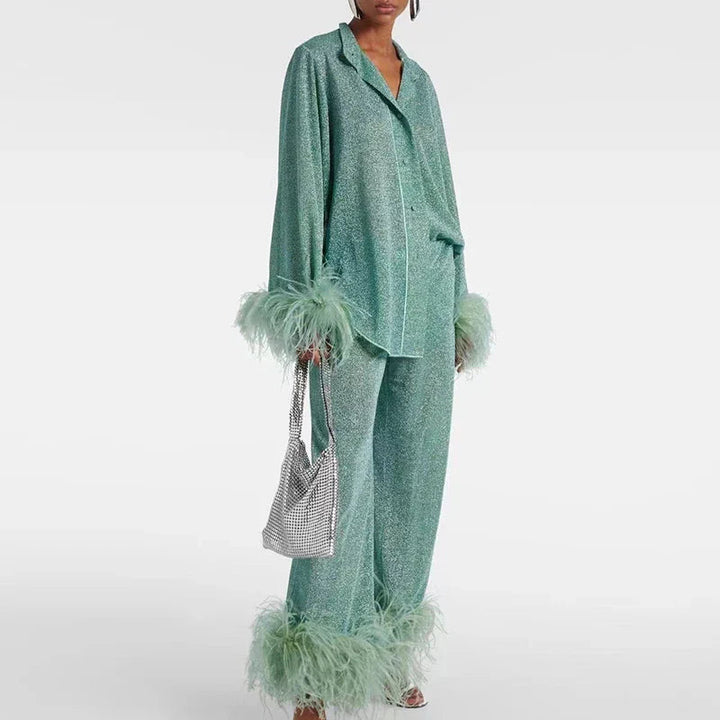 Women's set with glitter and feathers
