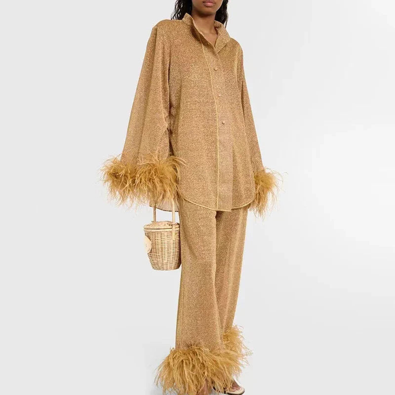 Women's set with glitter and feathers