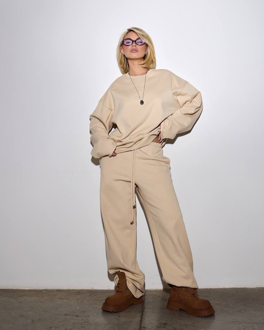 Women's sweatshirt set made of soft fabric in modern style