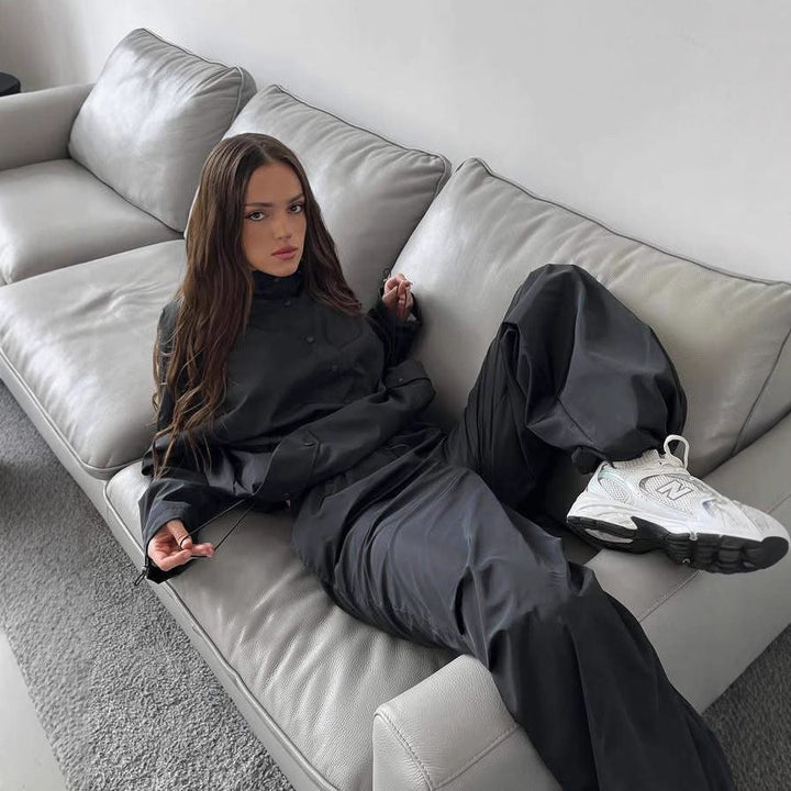 Women's jacket water-repellent with hood and adjustable hem