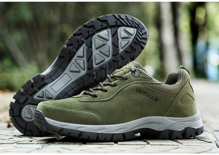 Men's hiking shoes lacing system robust design