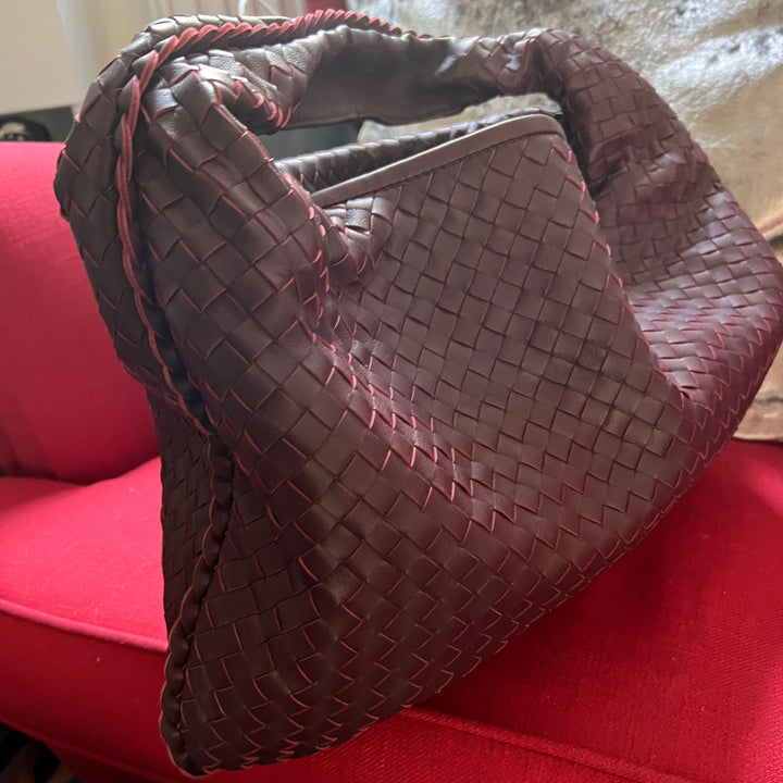 Elegant vegan leather clutch – stylish evening bag