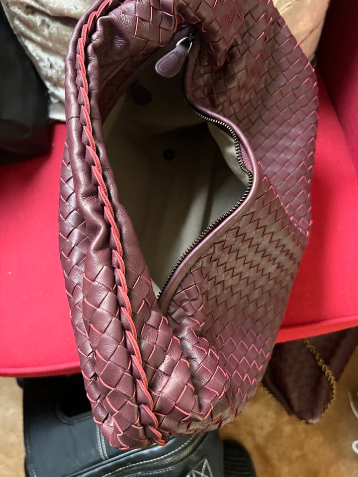 Elegant vegan leather clutch – stylish evening bag