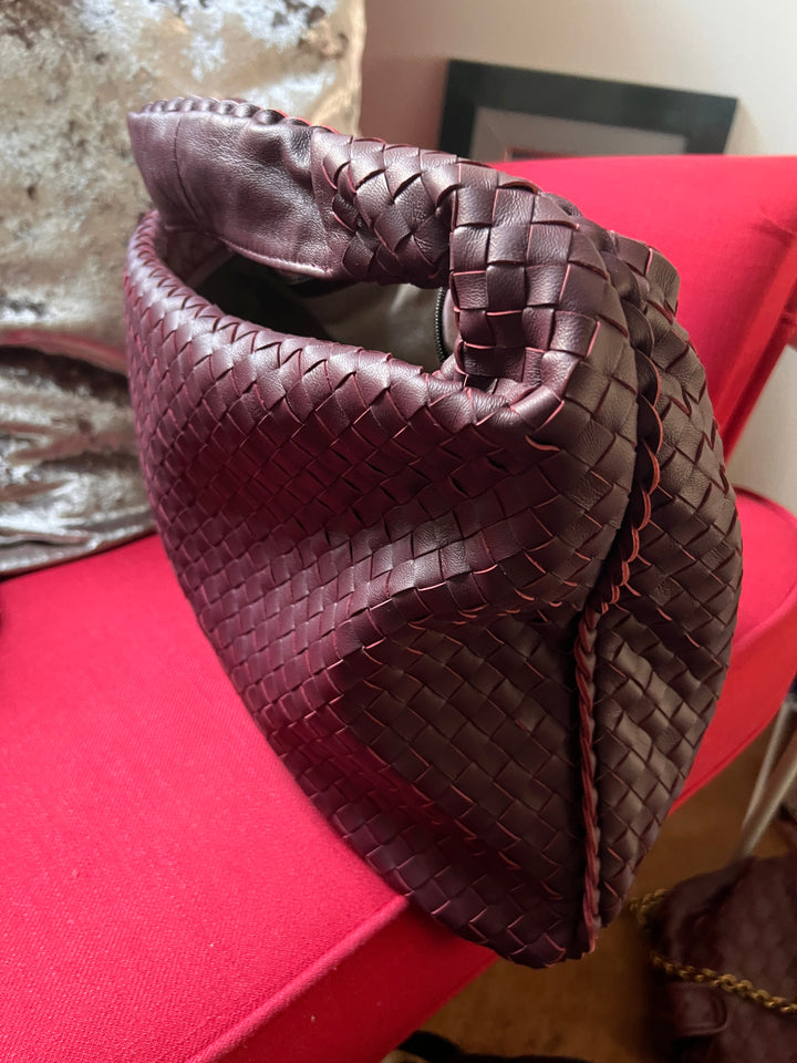 Elegant vegan leather clutch – stylish evening bag