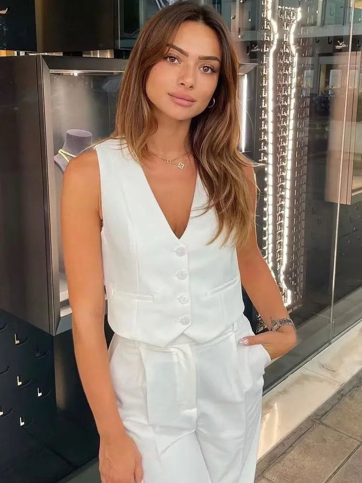 Cropped Gilet Top – black or white, fitted & stretchy – layering must-have