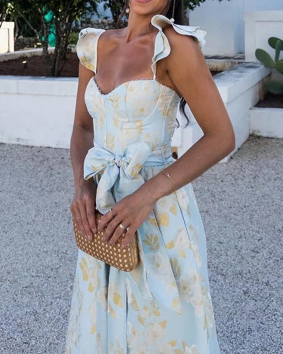 Women's dress made of polyester with butterfly sleeves and elegant cut for summer