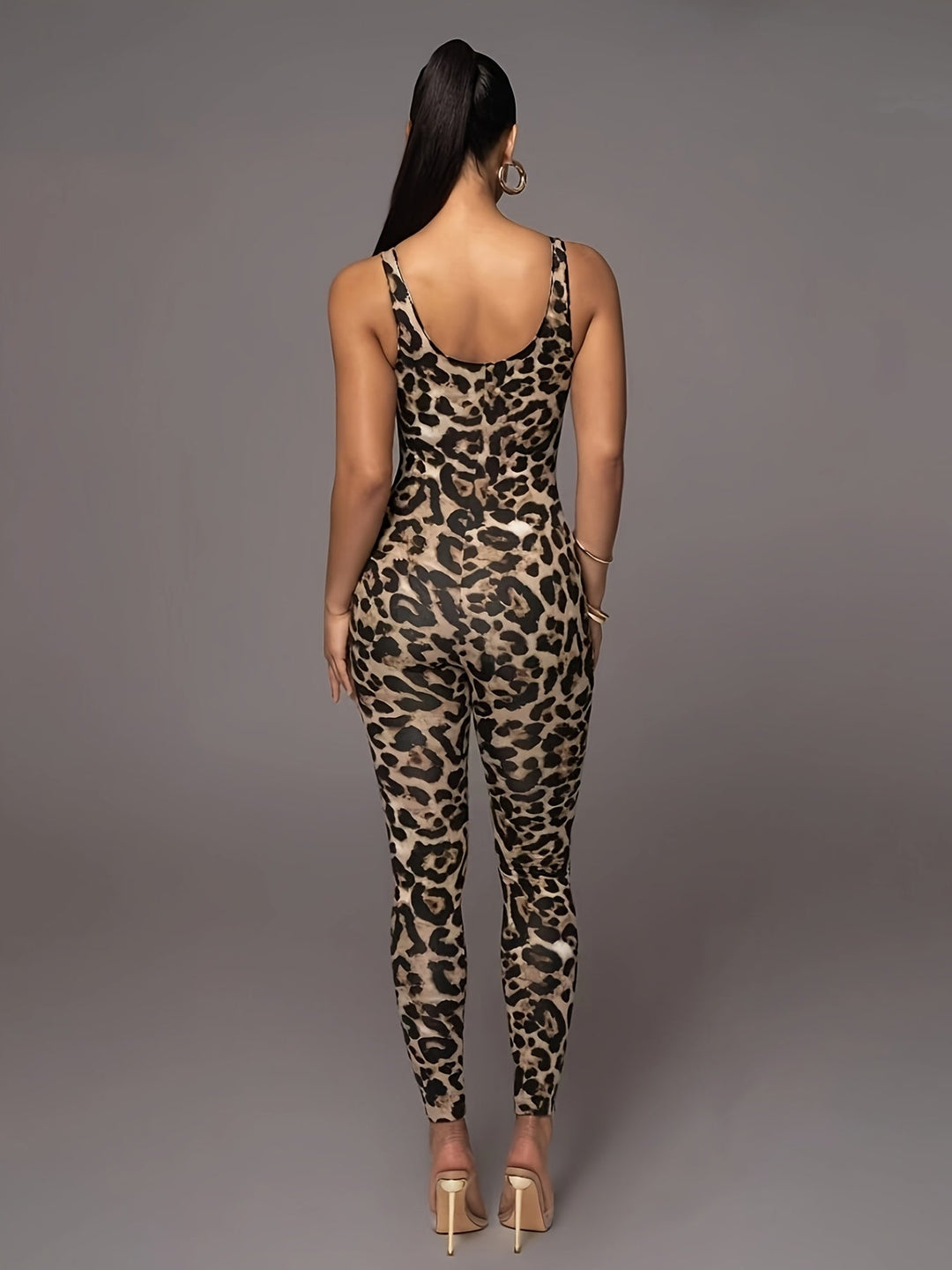 Ankle-length women's jumpsuit with sleeveless animal print