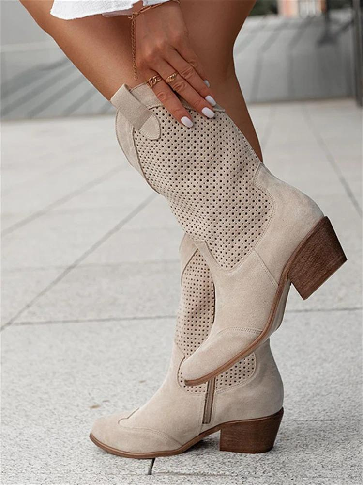 White cowboy boots made of vegan leather – Embroidered western style