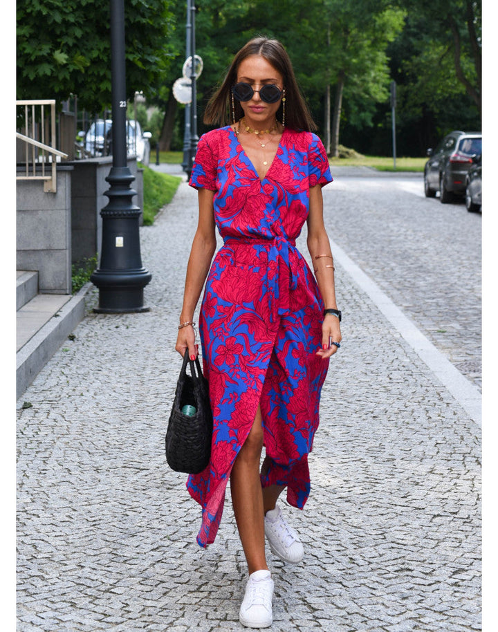 Women's midi dress with V-neck and floral pattern