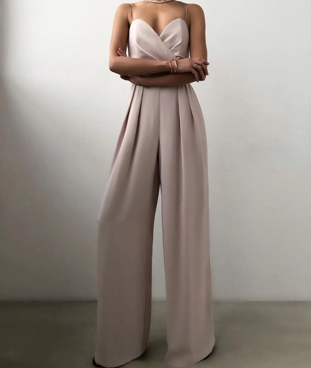 Elegant jumpsuit with spaghetti straps for women