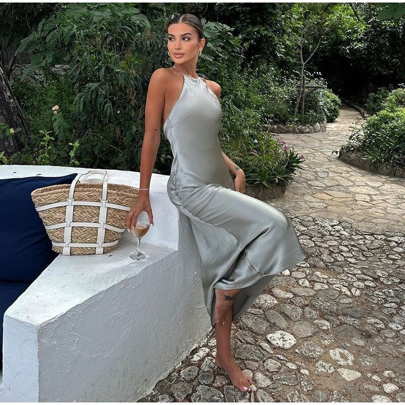 Elegant Sleeveless Maxi Dress with Back Cutout