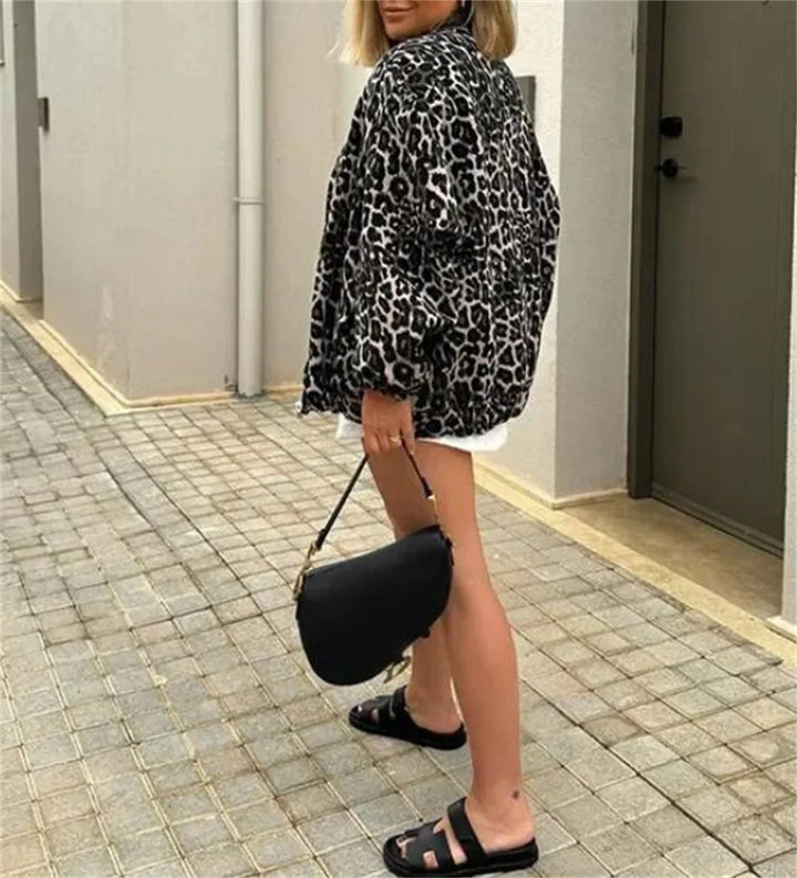 Women's bomber jacket with leopard pattern