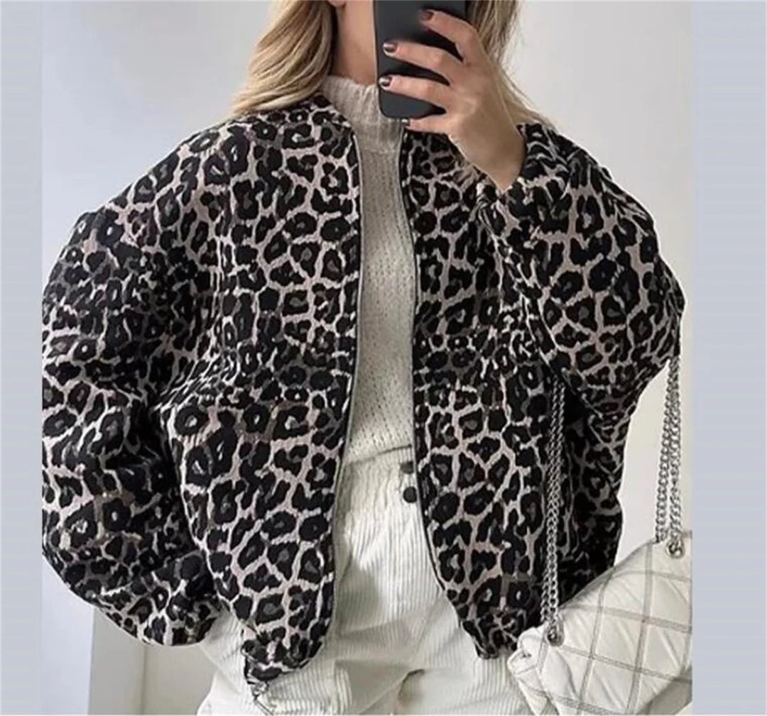 Women's bomber jacket with leopard pattern