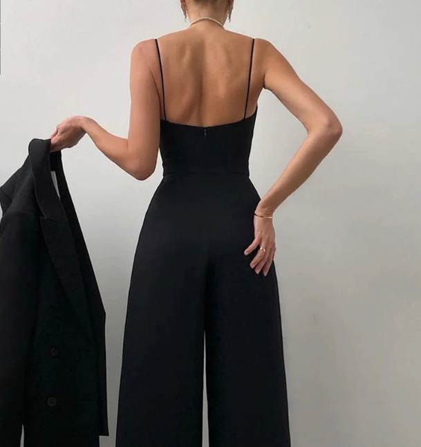 Elegant jumpsuit with spaghetti straps for women
