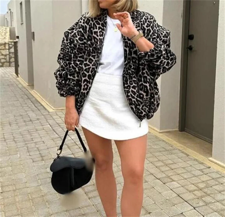 Women's bomber jacket with leopard pattern