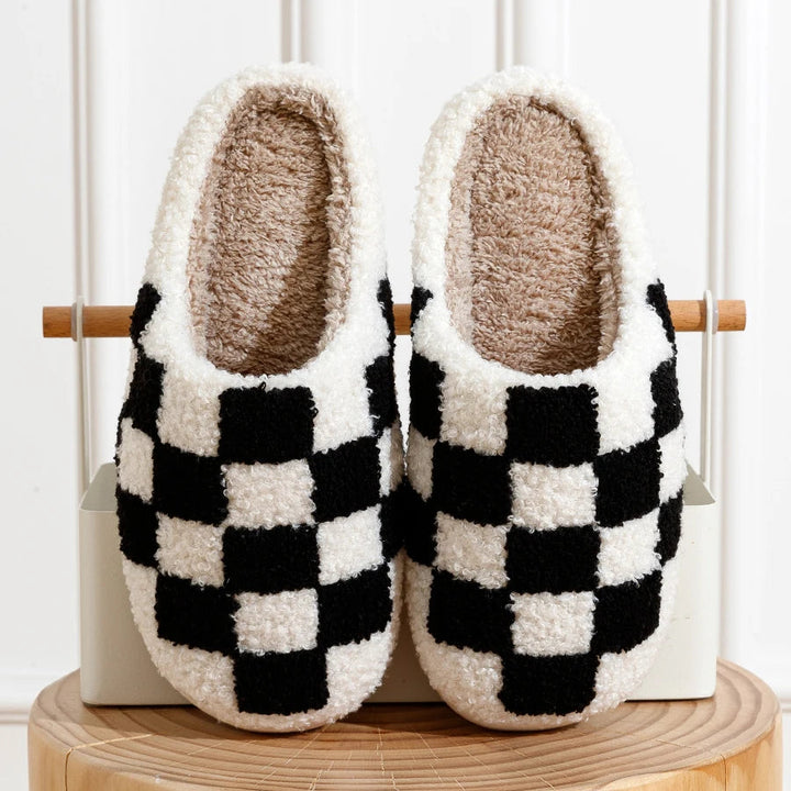 Unisex slippers warm material checkerboard pattern