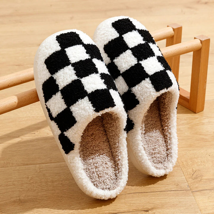 Unisex slippers warm material checkerboard pattern