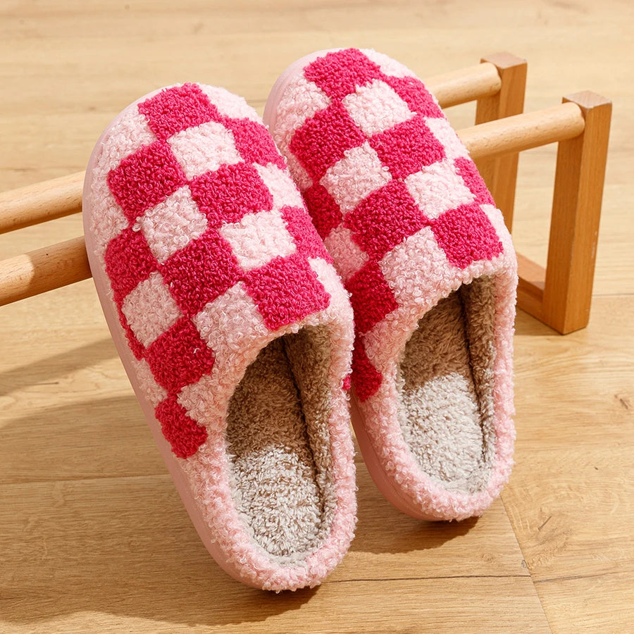 Unisex slippers warm material checkerboard pattern