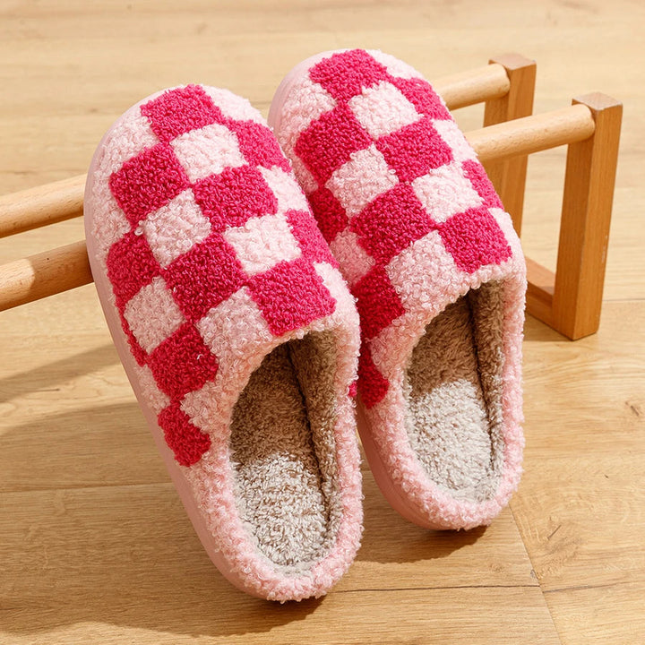 Unisex slippers warm material checkerboard pattern