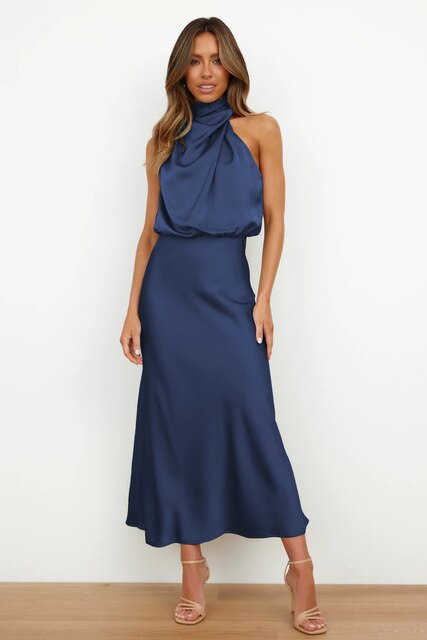 Elegant satin dress with halter neck – luxurious silhouette