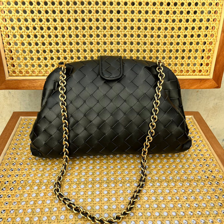 Elegant vegan leather clutch – stylish evening bag