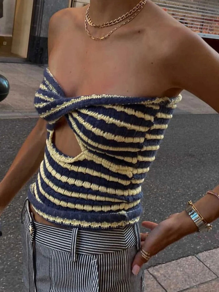 Women's V-neck T-shirt made of organic cotton