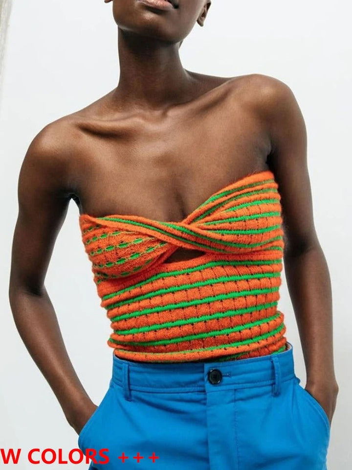 Women's V-neck T-shirt made of organic cotton