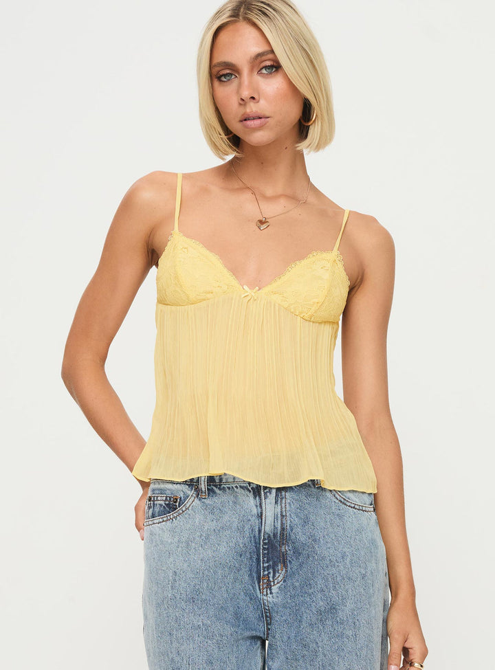 Women's top with pleats and elegant cut for summer