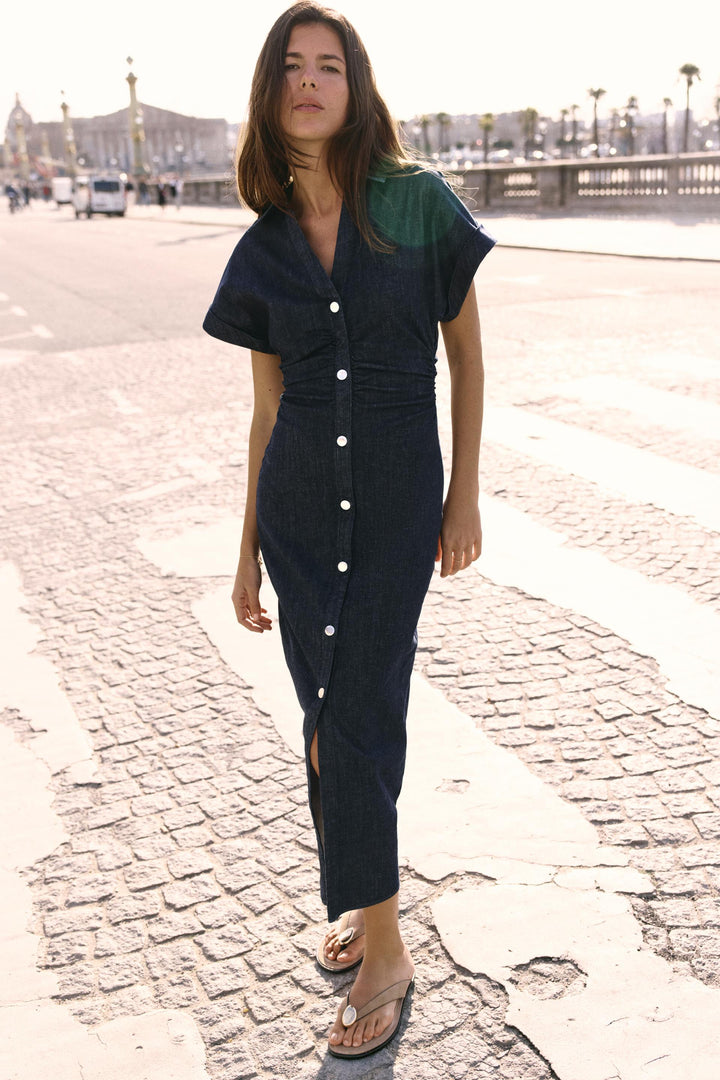 Women's denim midi dress with button placket and waist belt – casual-chic summer dress